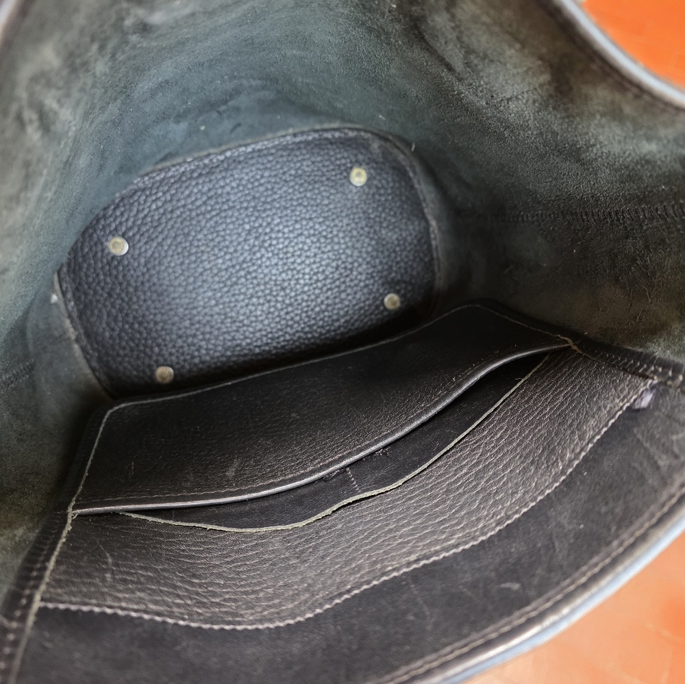 Dooney and bourke AWL black leather bucket bag - Picture 4 of 5